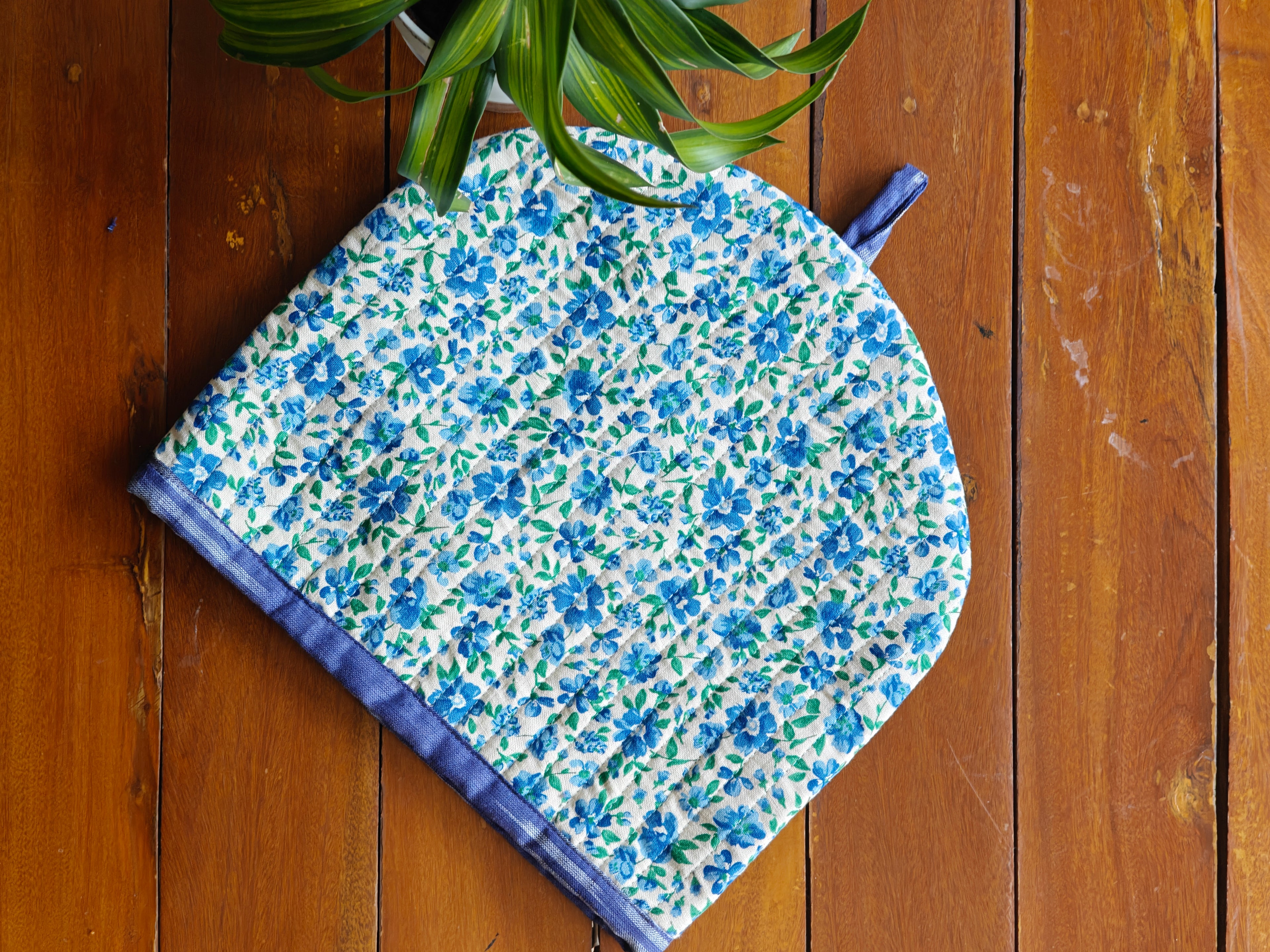 Vintage garden tea cosy